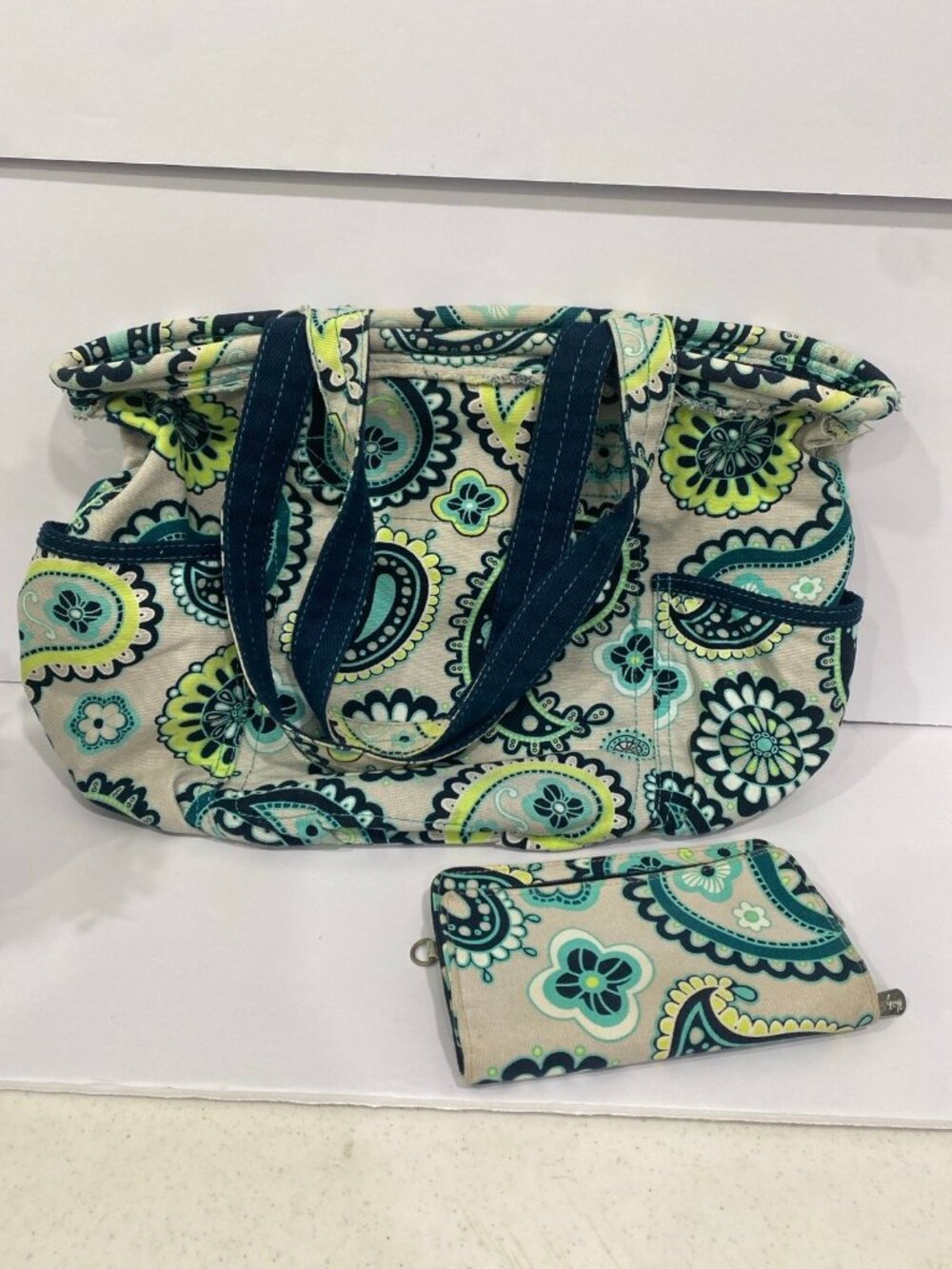 Thirty One Retro Metro “Paisley Day” Purse Shoulder Bag with Matching Wallet